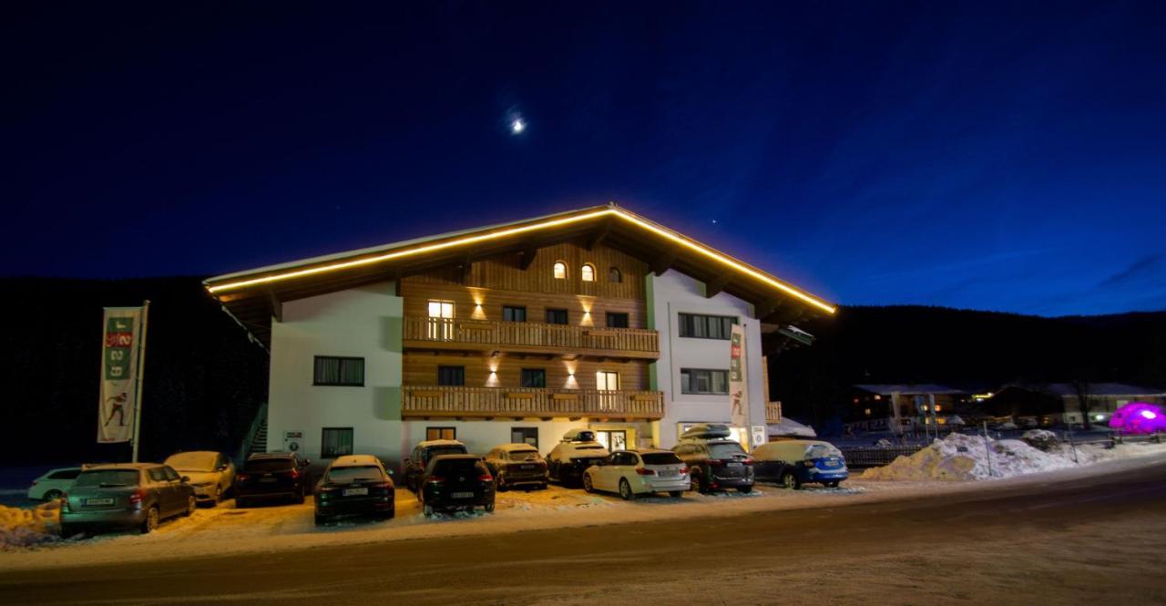 Essl In Filzmoos Hotel Ngoại thất bức ảnh